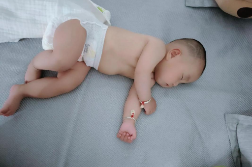 酒泉宝宝突然很多眼屎